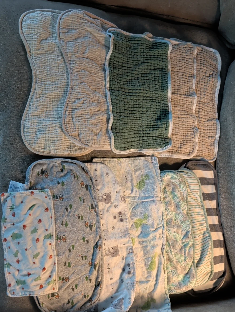 Burp Cloths/ Bibs/ Socks/ Mitts 0-3 Mo